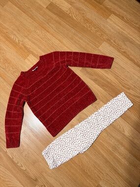 Jessica Simpson Girls Red and Gold Sweater outfit 5/6